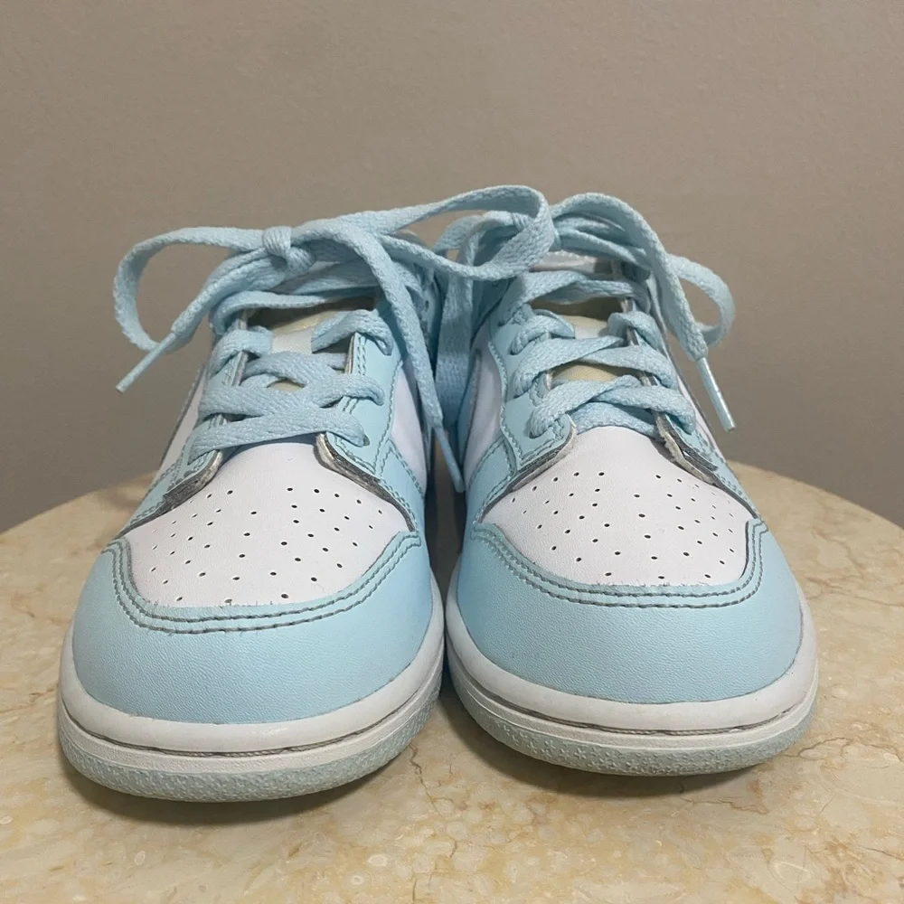 Nike Little Kid's  Dunk Low Blue and White Sneaker Size 2.5Y